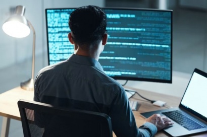 成都网站建设+运营双赋能：从搭建到推广，构建企业线上生态闭环