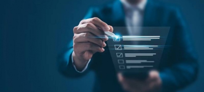 成都外贸网站建设：以复古未来主义+语音导航，打造多语言定制的全球沟通新范式